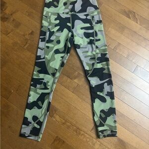 Zyia Camouflage pants